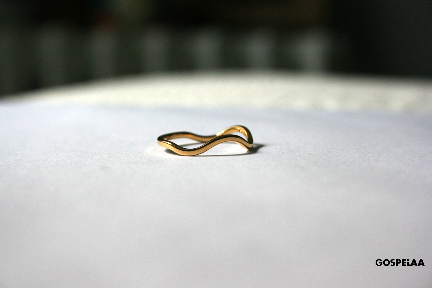 Wave shape stackable ring