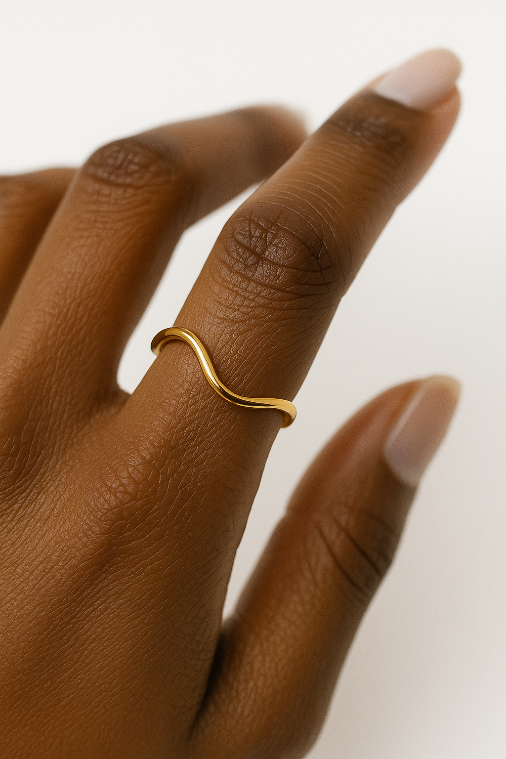 Wave shape stackable ring